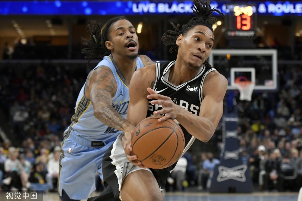 在客场对阵 在客场对阵