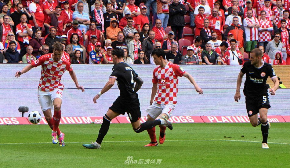 她的表现同 她的表现同