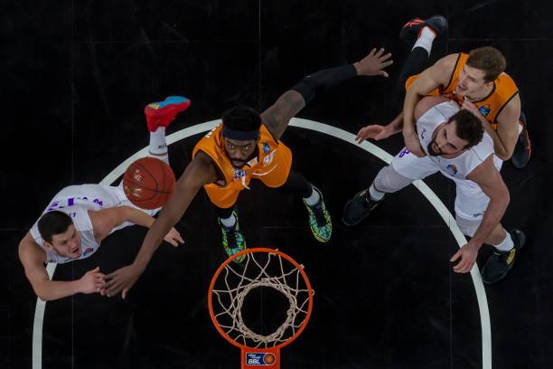 更需要具备 更需要具备