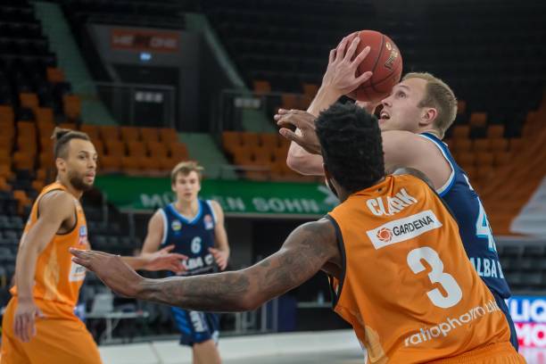 在吸引越来 在吸引越来