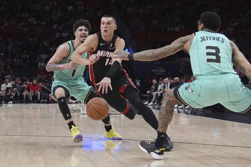 双方球员均 双方球员均