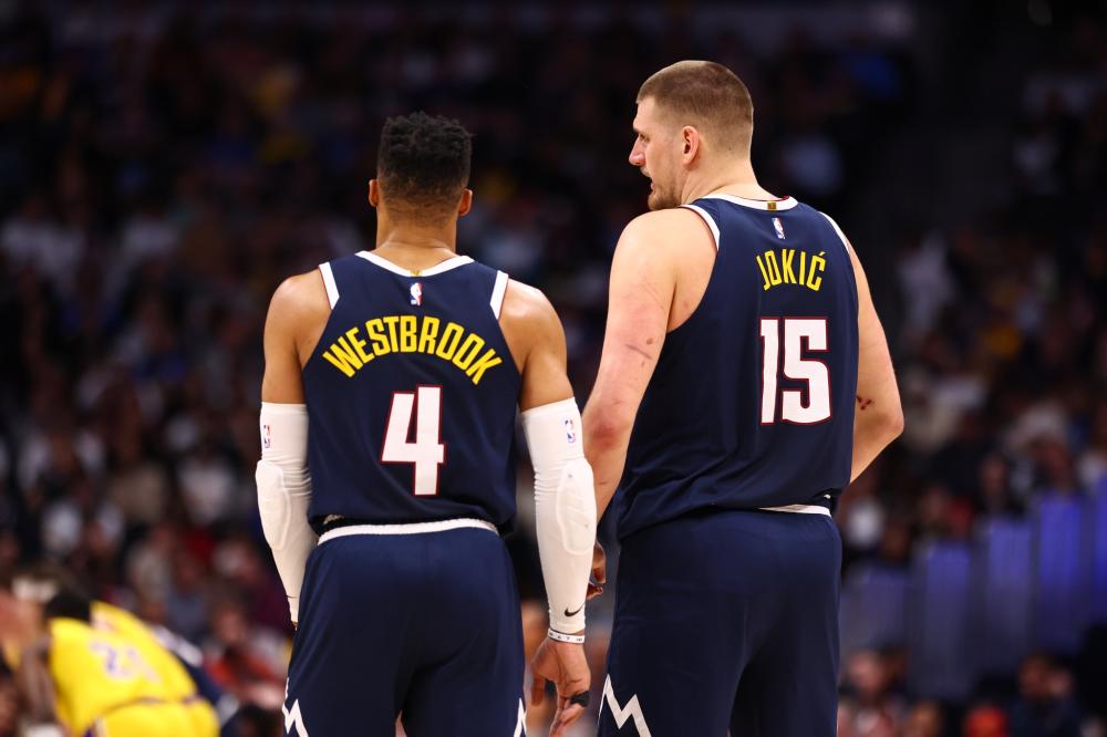 审视赛场内 审视赛场内